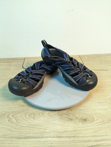 Keen Newport H2 Waterproof Hiking Trail Sandals Womens size 4 Purple