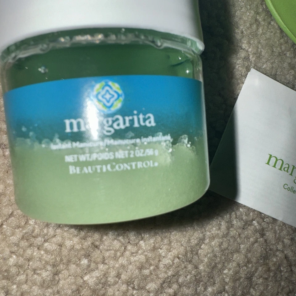 BeautiControl Manicura Instantánea, Exfoliante Labial, Crema de Manos Margarita Lote Sellado Foto 2 de 4