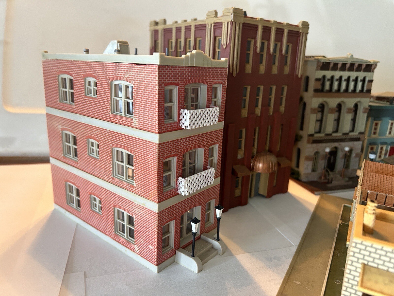 HO Scale Buildings Lot 187 Scale Assembled eBay