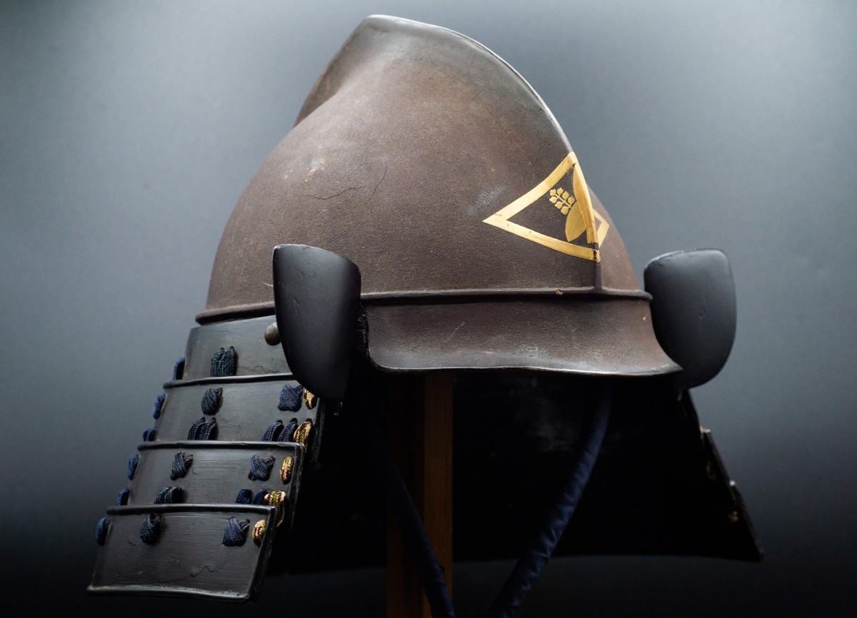 伝統的な日本の兜 (Kabuto) 伝統的な日本の兜 (Kabuto)