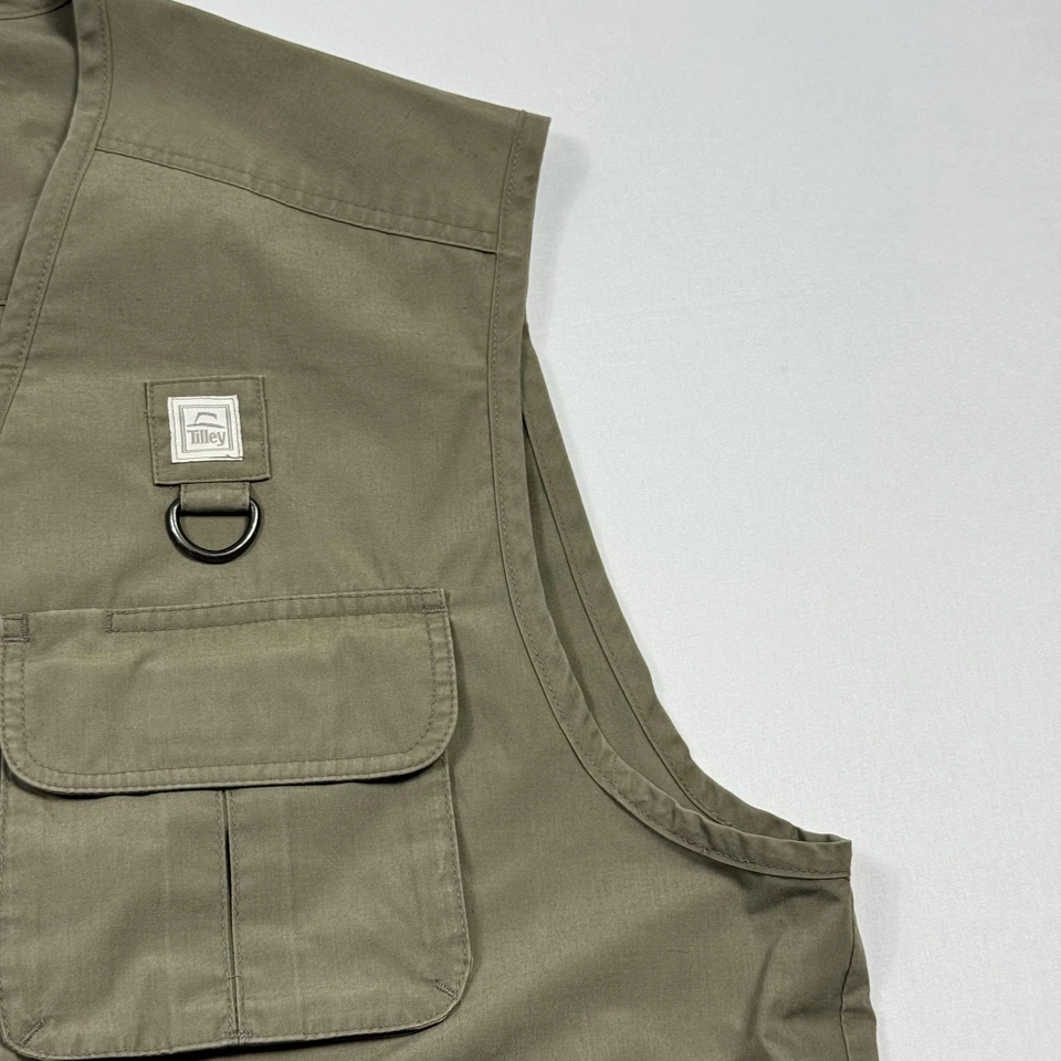 Chaleco de batería Tilley Endurables diferente para hombre mediano oliva utilitario carga de viaje Foto 2 de 4