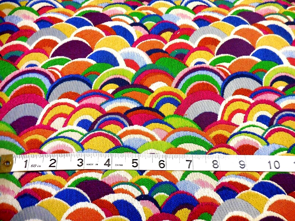 Tela de tapiz de poliéster tejido jacquard multicolor Candy Land | 57" W | Por yarda Foto 2 de 4