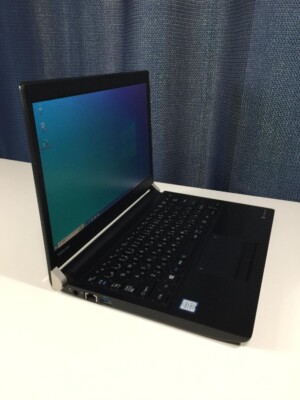 Windowsノート本体 TOSHIBA Dynabook R73/J Core i3 7100U s-l1200.jpg