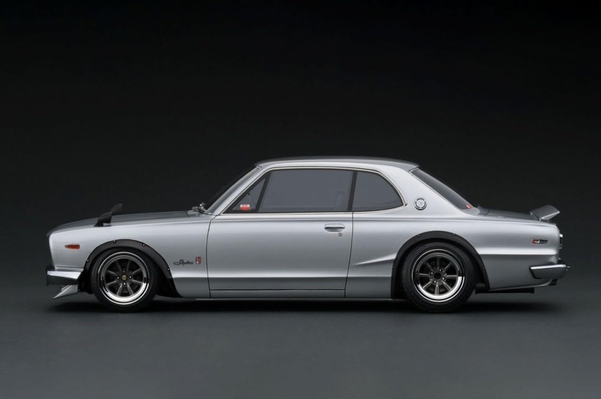 ignition model 1/18 Nissan Skyline 2000 GT-R (KPGC10) Silver