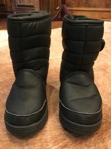 khombu moon boots
