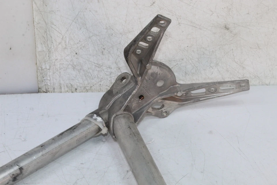 2010 Ski-doo Mxz 1200 Tnt suporte de quadro de chassi dianteiro anteparo 518326970 - Imagem 3 de 4