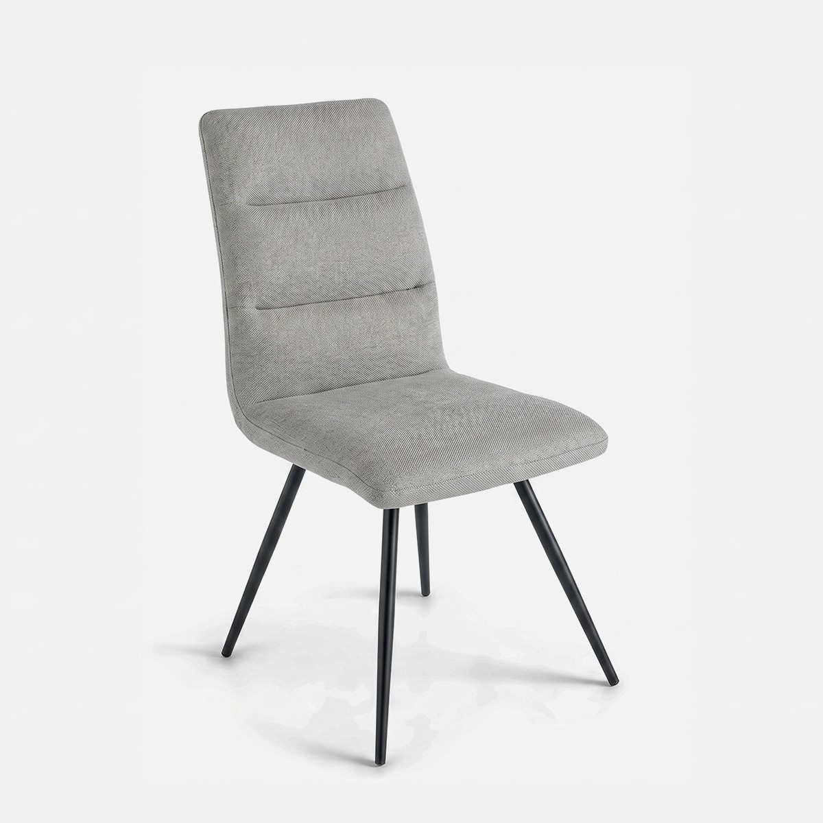 Chaise Hill en tissu beige pour coin repas chaleureux et cuisine ouverte moderne