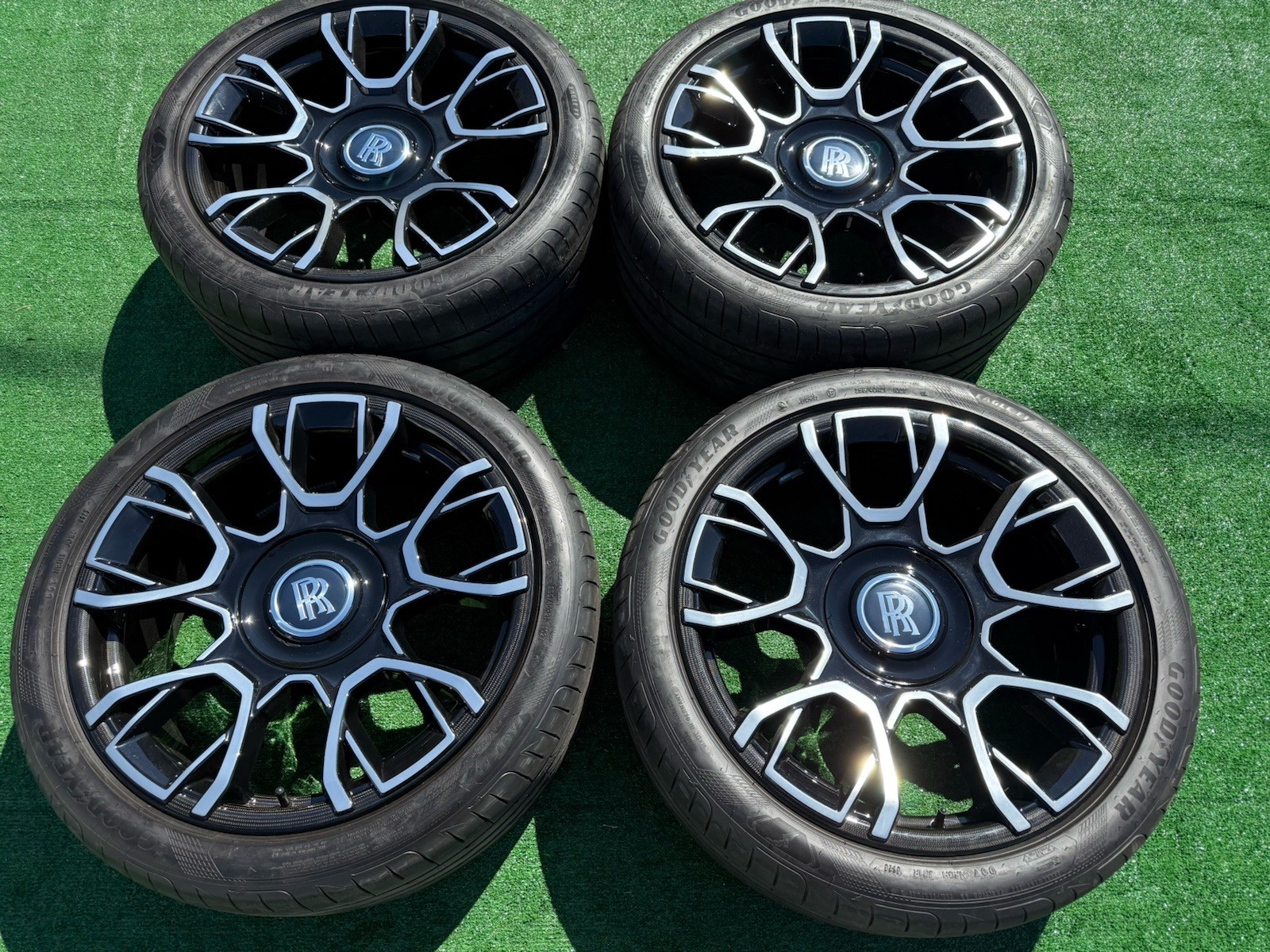 CARBON FIBER ROLLS ROYCE WHEELS GHOST OEM FACTORY ULTRA RARE FACTORY SET 4