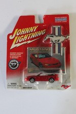 Johnny Lightning 2000 Ford Mustang Convertible 40th Anniv. Edition NEW IN BOX