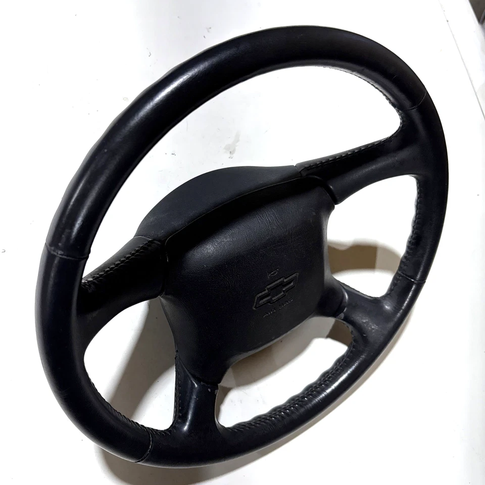 1999-2004 Chevy Silverado (GMC Sierra) steering wheel w/horn pad - Image 3 of 4