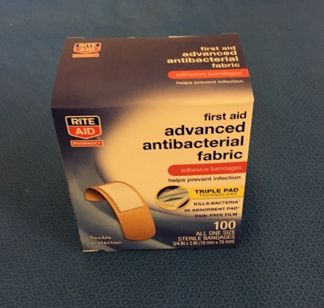 Rite Aid First Aid Antibacterial Fabric Adhesive Bandages, 3/4" x 3