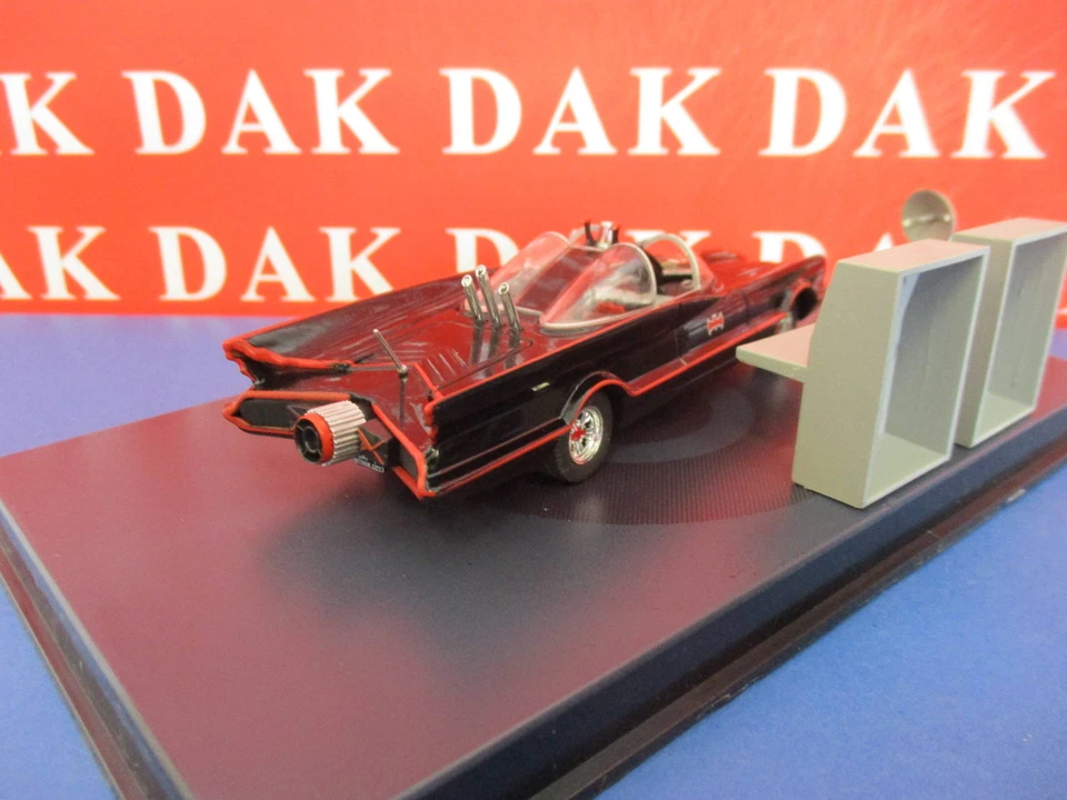 Die cast 1/43 Modellino Auto Diorama Batman Classic TV Serie - Immagine 3 di 4
