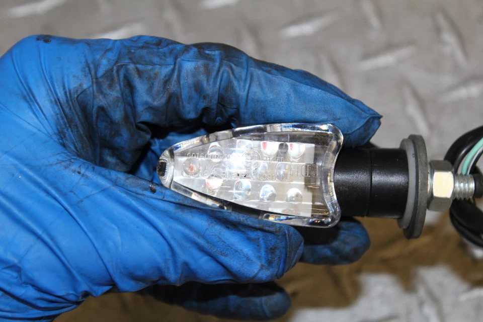 2000 SUZUKI GSXR750 ЗАДНИЕ ЛЕВЫЕ ПРАВЫЕ УКАЗАТЕЛИ ПОВОРОТА - Изображение 2 из 4