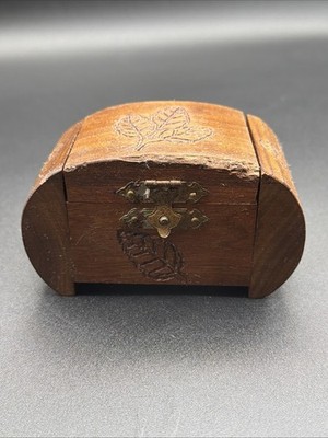 Vintage Handmade Small Carved Wooden Trinket Box With Hinged Lid Artist Signed