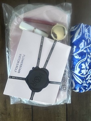 Estée Lauder Viktor& Rolf Deluxe Gift Set Bundle Pouches 