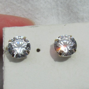 Vintage Solid 14k Yellow Gold 8mm Round Shaped CZ Stud Earrings, 1.63g