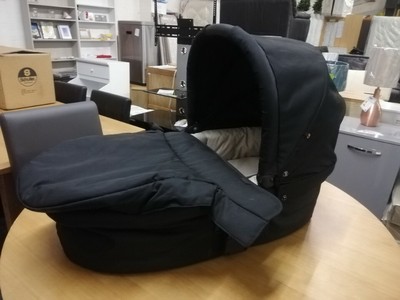 sola carrycot