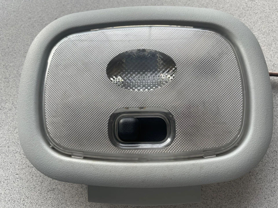 MERCEDES-BENZ ML320 1998-2003 ~ LUZ DOMO TRASERA ~ A1638203423 ~ PIEZA OEM Foto 2 de 4