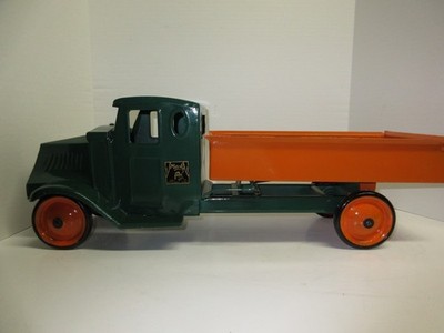 Pressed-Steel Steelcraft ''Bulldog Mack Jr.'' Dump Trk, Measures 22¼'' Long, 1920s