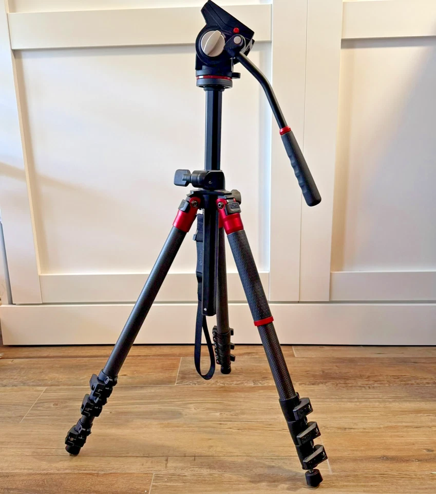 3Pod Orbit 4-Section Carbon Fiber Tripod with Q2 Head Spiked Feet & Storage Bag - Image 2 of 4