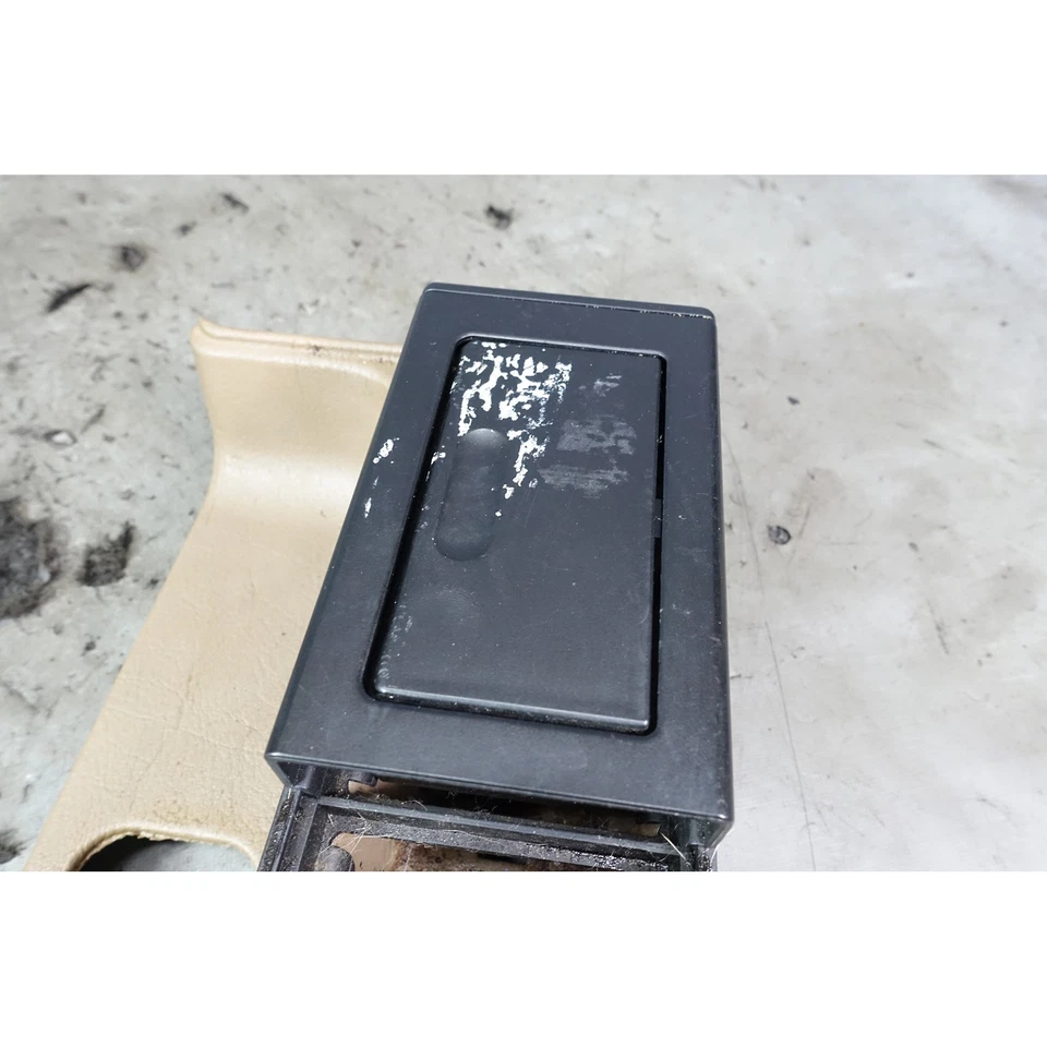 BMW E36 1994-1999 Serie 3 Consola Central Cubbies Portavasos Beige Arena Fabricante de Equipo Original Foto 4 de 4