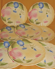 Lot de 8 assiettes plates Geneviève Lethu faience barbotine relief décor floral
