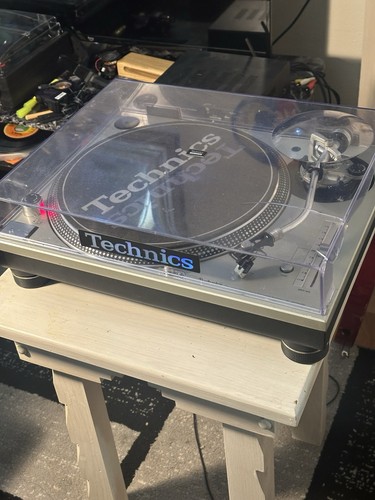 Technics SL-1200M3D Quartz Direct Drive Turntable w/ Dust Cover