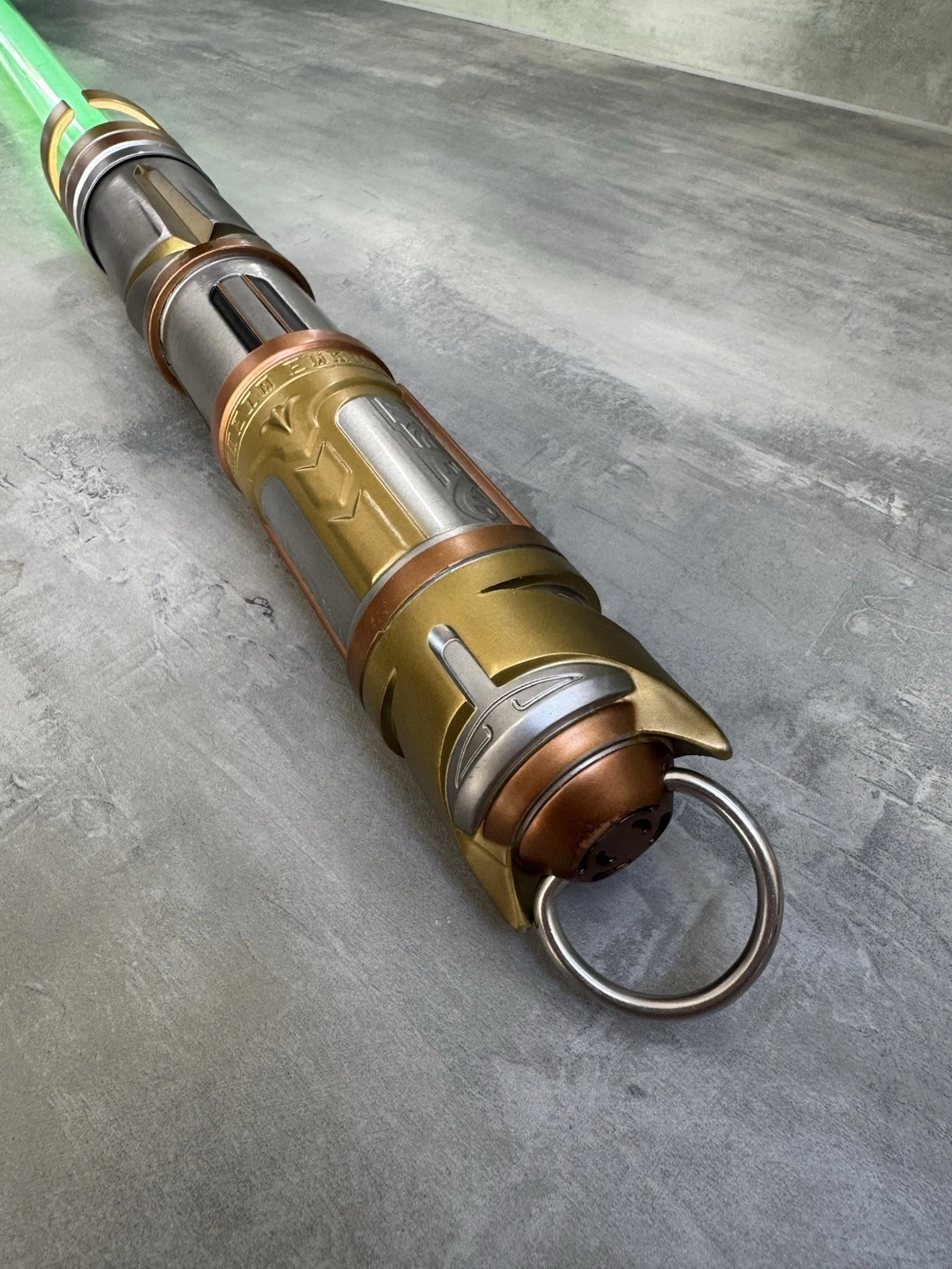 Savi's Workshop Handbuilt Lightsaber Protection & Defense Green Case Brand New 5