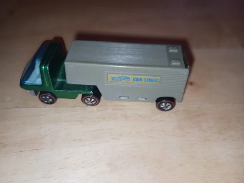 Hot Wheels Redline 1970 Moving Van  The Heavyweights BP Fresh