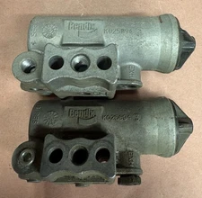 Two Bendix Air Brake Compressor Governors P/N K025894 P/N 909762 (Core Only)