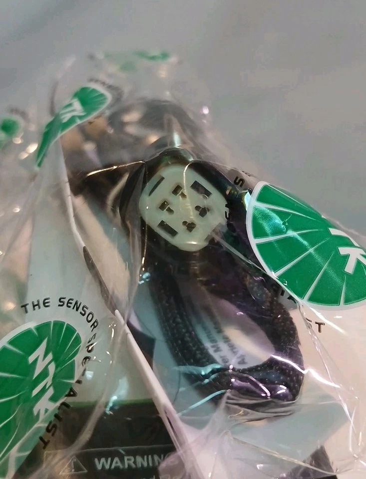 NTK 22135 Oxygen Sensor Ford/Lincoln 3.5L 2011-16 - Image 3 of 4