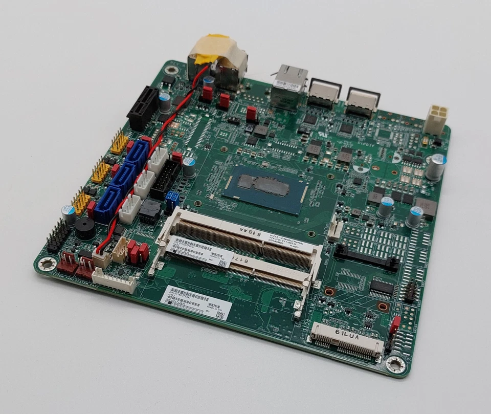 Scheda madre industriale DFI Mini ITX DFI HU101 Mobile Core i7-4600U 2,10 Ghz 8 GB di RAM - Immagine 2 di 4