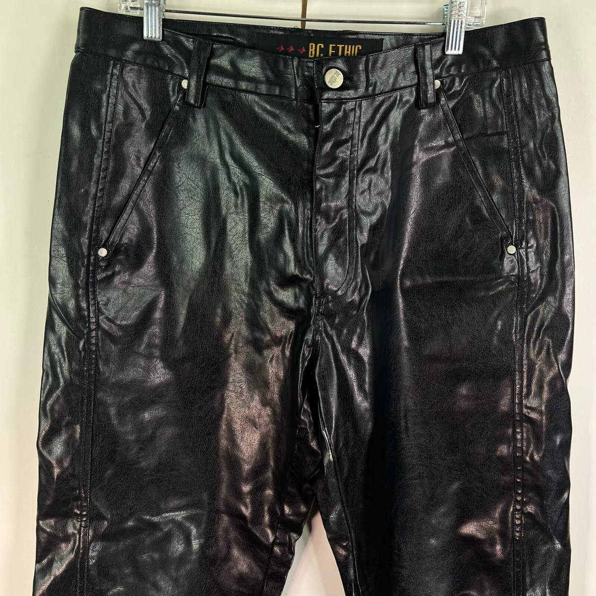 美品【HYKE(ハイク)】 ECO-LEATHER PANTS BLACK 2 HYKE(ハイク)】 ECO-LEATHER PANTS｜PARIGOT ONLINE（パリゴ
