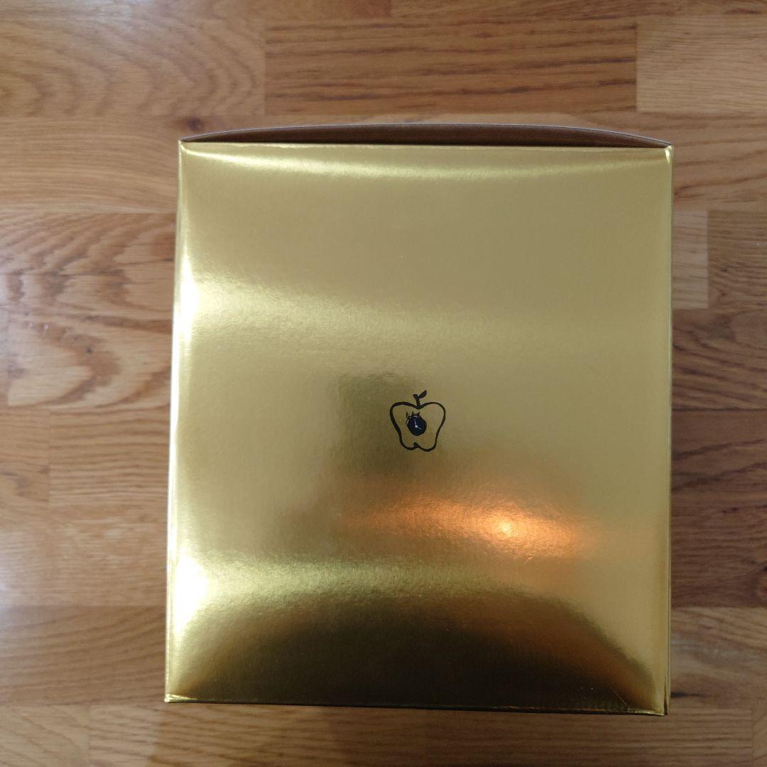 UNDERCOVER x MEDICOM TOY GILAPPLE Clock Golden Apple Watch UNDERCOVER x MEDICOM TOY GILAPPLE Clock Golden Apple Watch