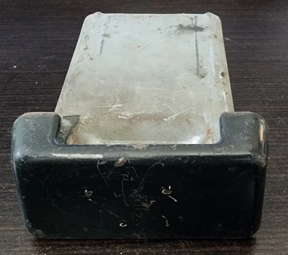 Cenicero Volkswagen VW T3 Tipo 3 Fastback Notchback Squareback Cenicero 311857329C Foto 2 de 4