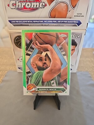 2023-24 Topps Chrome #141 Derrick White Topps Green Refractor Celtics