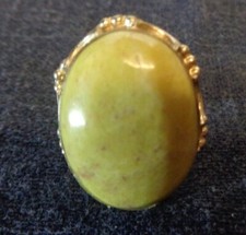 BEAUTIFUL 925 SILVER OBLONG GEMSTONE RING LIME GREEN 1" RING SIZE 8