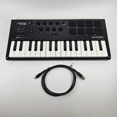 M-Audio Axiom AIR Mini 32 Keyboard and 8 Pad Controller