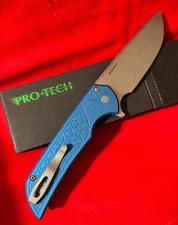 Pro-Tech MX105 Mordax Honeycomb Textured Black Handle, Stonewash MagnaCut Blade