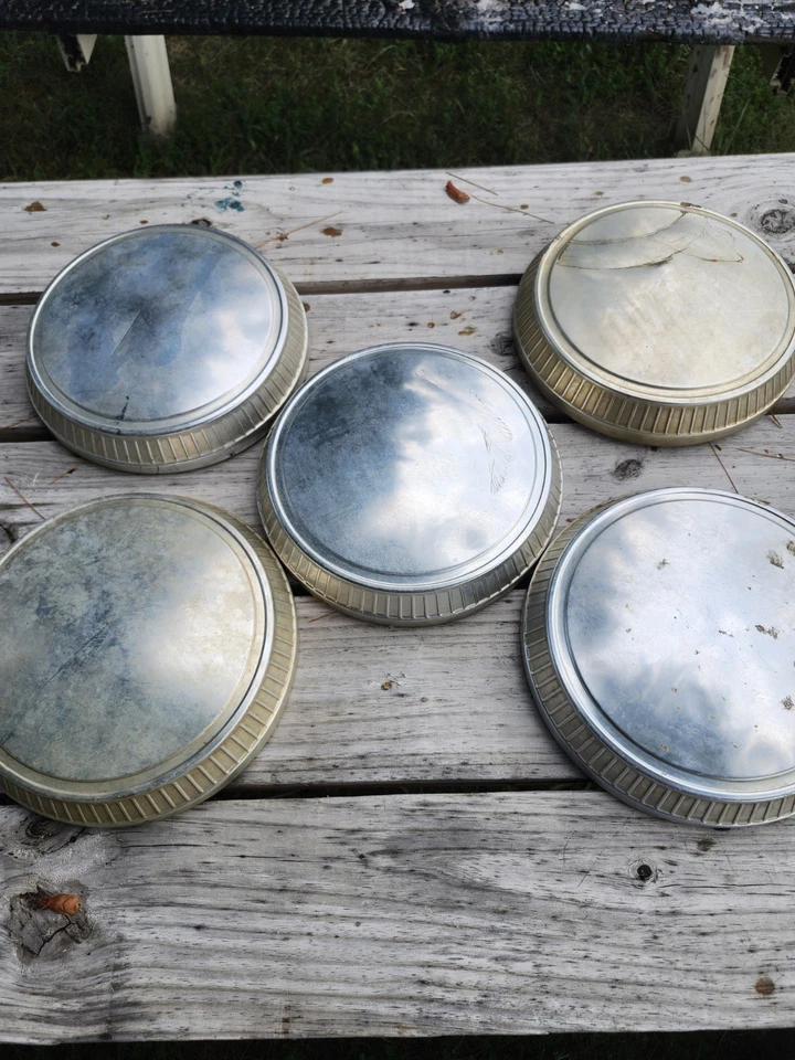 Ford Mustang Fairmont 1979-1984 perro plato pastel tapacubos juego original Foto 2 de 4