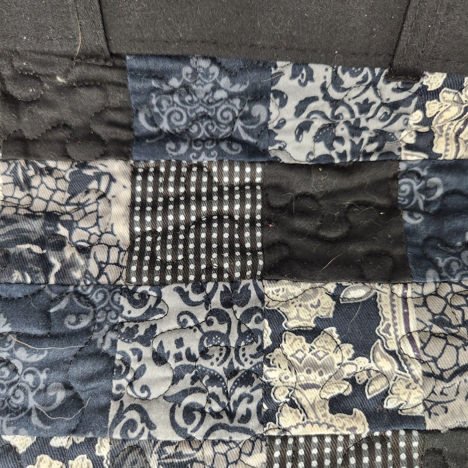 Donna Sharp Quilted Handbag - image 4