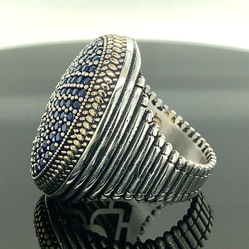 Anillo grande hecho a mano de plata 925 con piedras preciosas de zafiro azul para hombre Foto 3 de 4