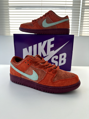 NIKE SB MYSTIC RED/EMERALD RISE DUNK LOW (SIZE 9) (DV5429-601