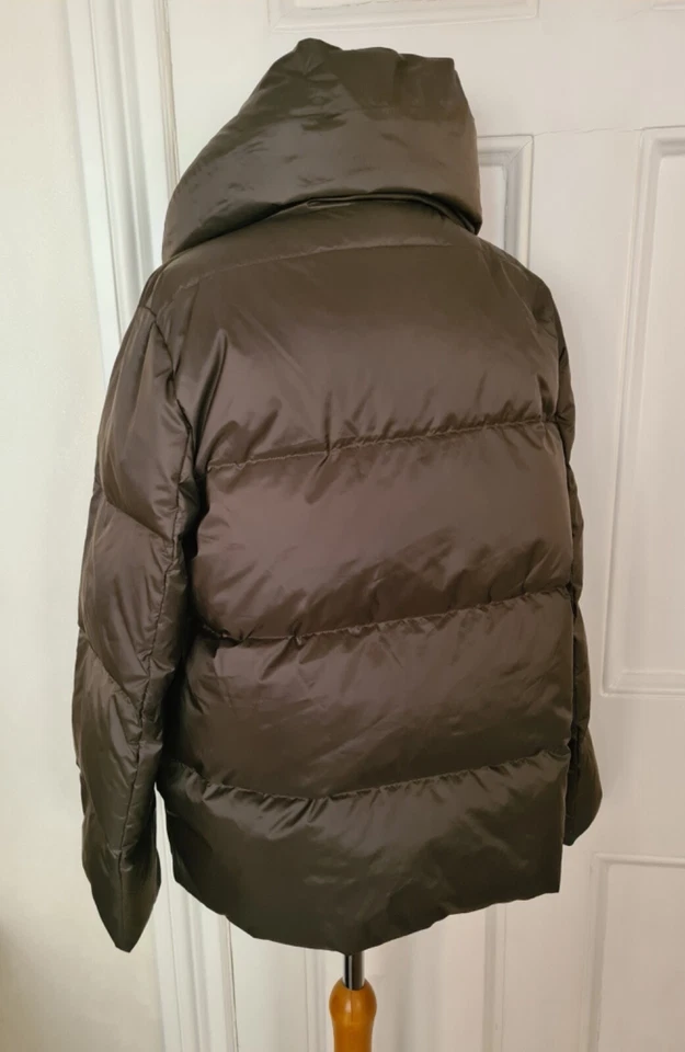 New Theory Shawl Puffer Jacket Reversible Size M - Image 3 of 4