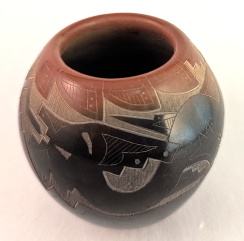 Santa Clara Pueblo Avanyu Pottery Sammy Naranjo 3.25" Signed Mini Vase & COA - Picture 3 of 10