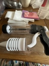 Kekspresspistole, Eisbeutel und kleine Eispumpen