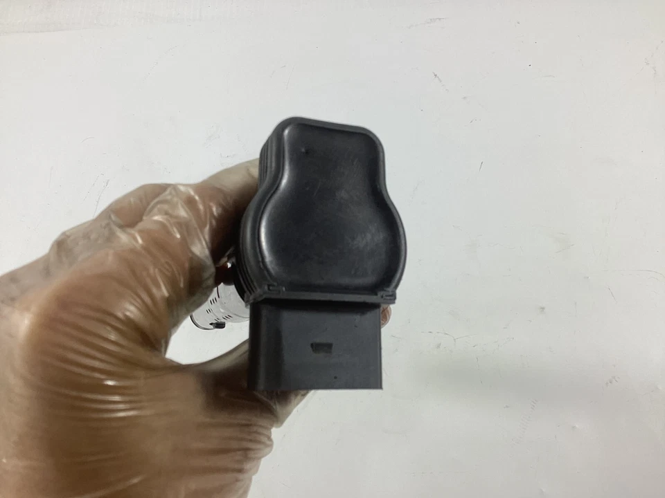 2009 - 2017 VOLKSWAGEN TIGUAN IGNITION COIL OEM . - Image 4 of 4