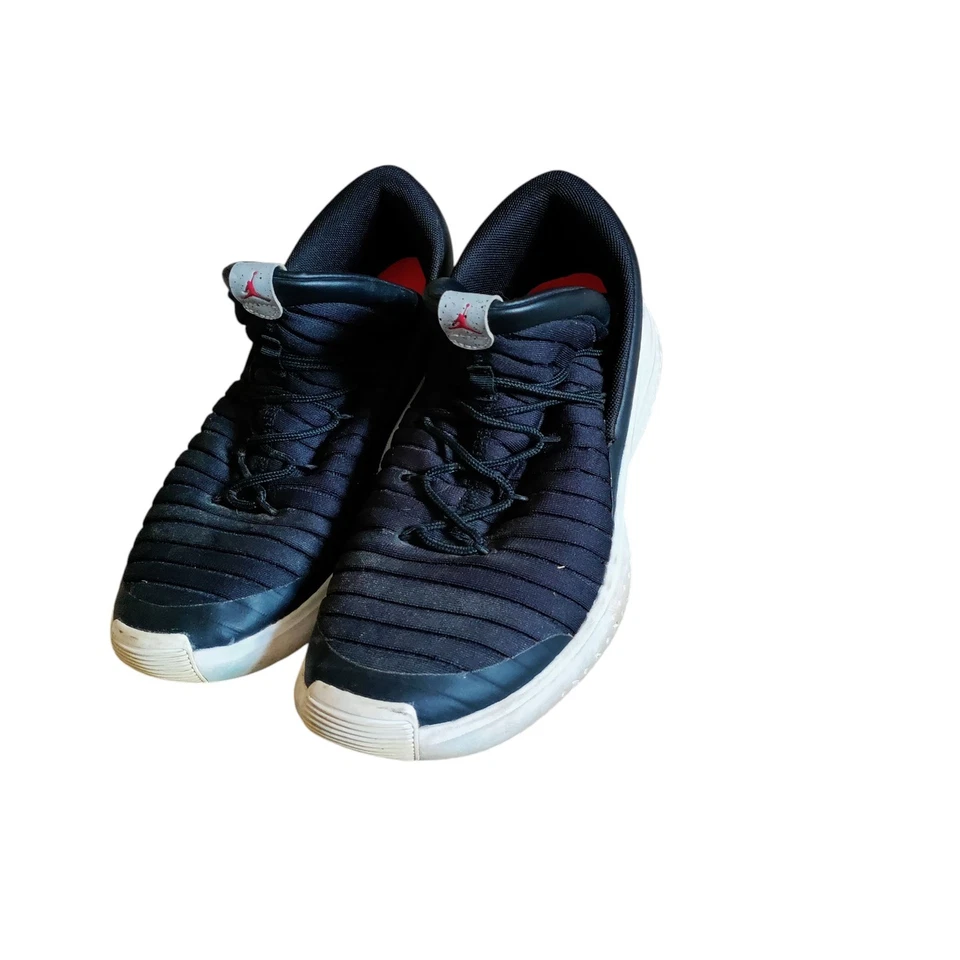 Tênis Jordan Fight Luxe Masculino 9.5 Preto Vermelho Colorway Baixo 919715-006 - Imagem 3 de 4