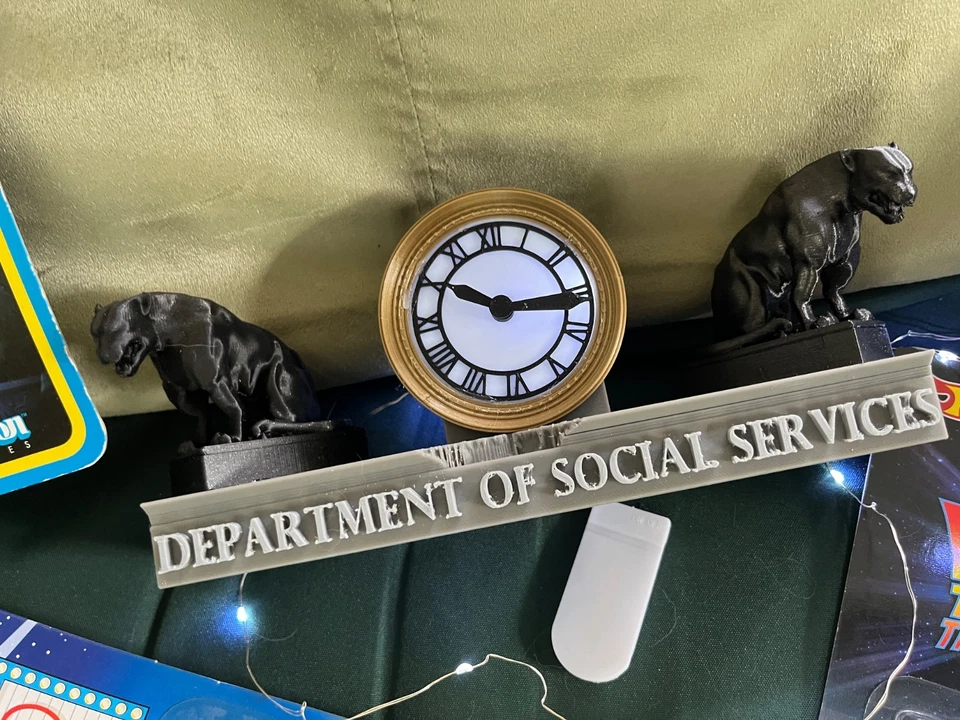 BACK TO THE FUTURE DOC BROWN  in white suit n panthers  TOYOTA  4x4   MAKE OFFER - Image 3 of 4