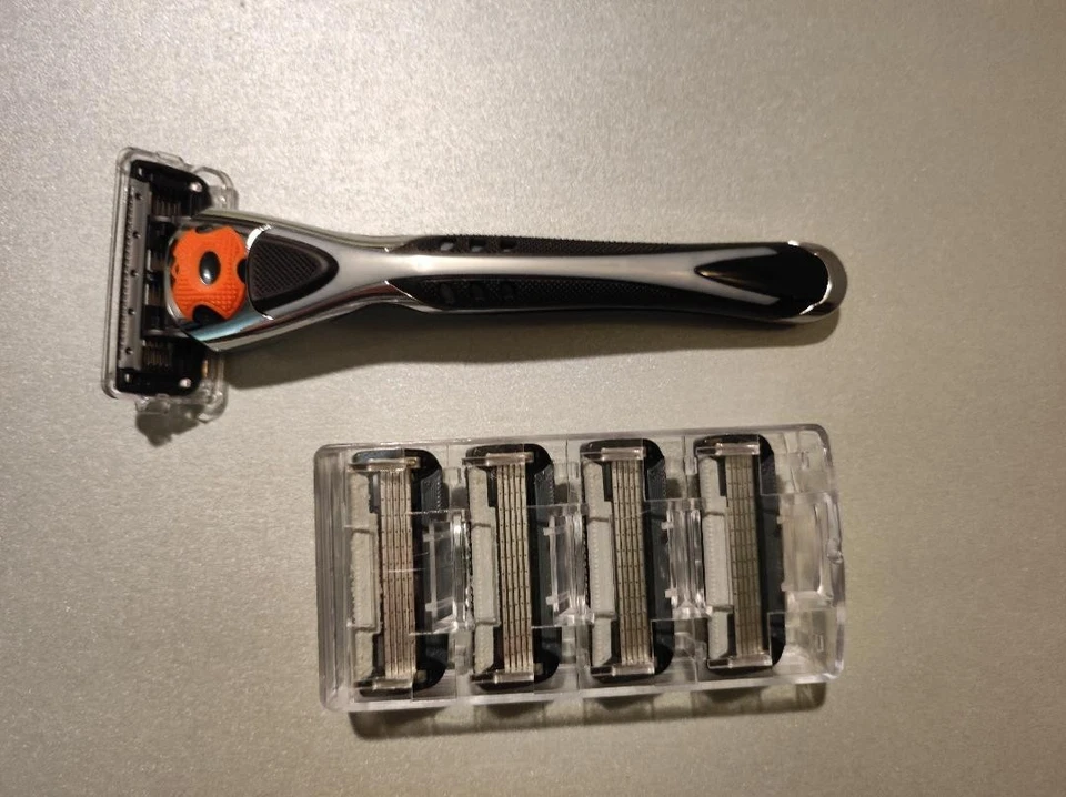 Balea precision 5 Flex Pro Rasierer , neu , plus Klingen 4 stück ohne OVP - Bild 1 von 4